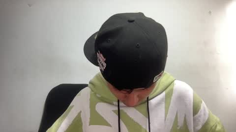 Snapshot of bob_pettersonn chatting on December 26, 9:04 pm Bob INDEPENDENT MODEL online show from December 26, 9:04 pm
