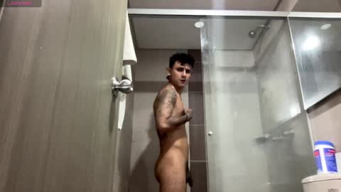 Snapshot of bob_pettersonn chatting on December 15, 10:04 pm Bob INDEPENDENT MODEL online show from December 15, 10:04 pm