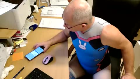 bodymen1 online show from December 4, 11:17 am