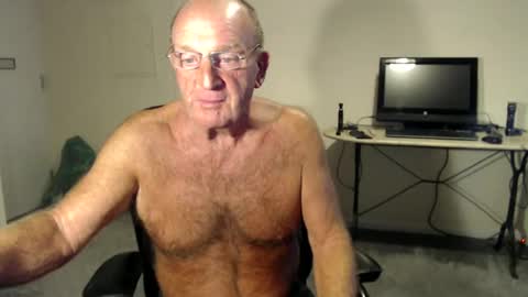 Snapshot of boppy21 chatting on February 24, 7:19 pm Boppy21 online show from February 24, 7:19 pm