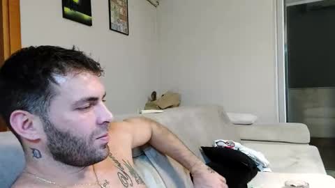 Snapshot of boy_aroundtheworld chatting on October 23, 11:40 pm Dan online show from October 23, 11:40 pm
