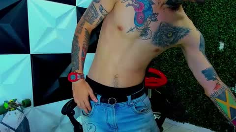 boy_tatto777 online show from September 21, 1:55 pm