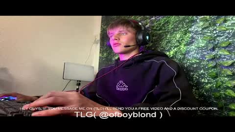 boyblondhetero online show from April 30, 9:41 pm