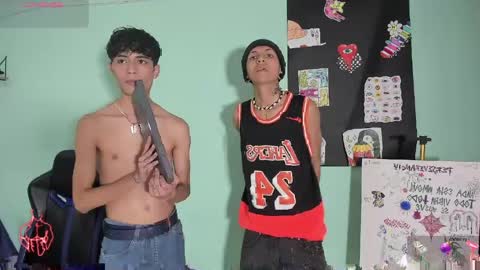 boys4hot_777 online show from May 11, 7:11 pm