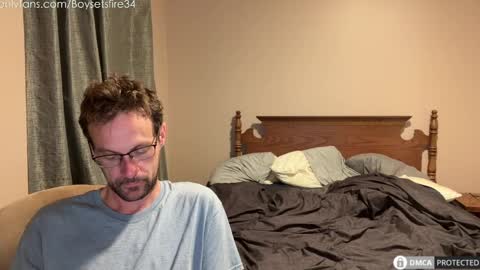 Snapshot of boysetsfire34 chatting on September 13, 2:34 am boysetsfire34 online show from September 13, 2:34 am