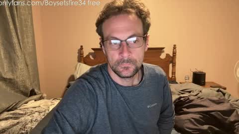 Snapshot of boysetsfire34 chatting on March 2, 6:37 am boysetsfire34 online show from March 2, 6:37 am