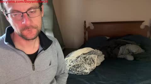 Snapshot of boysetsfire34 chatting on December 15, 7:10 pm boysetsfire34 online show from December 15, 7:10 pm