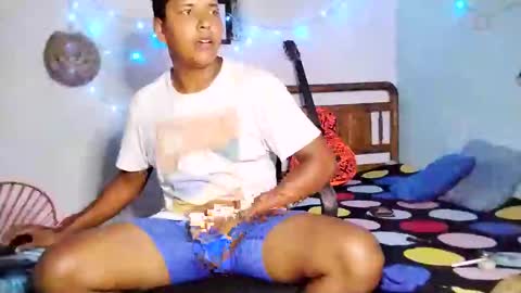 andrew online show from December 19, 7:18 pm