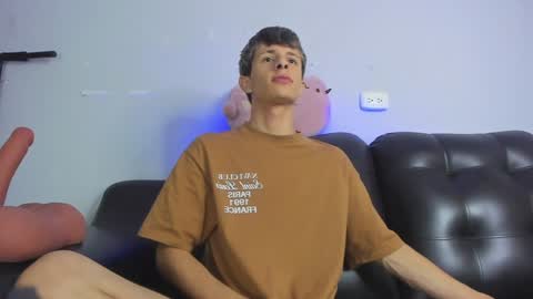 Snapshot of boysweet_boys chatting on January 7, 7:49 pm Paul and Max online show from January 7, 7:49 pm