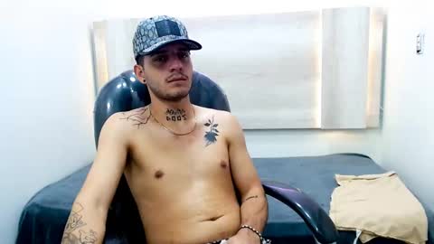 MAX online show from February 10, 5:52 pm