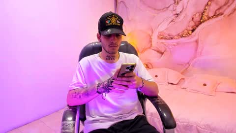 MAX online show from January 25, 10:39 pm