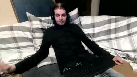 bponie1 online show from April 18, 2:35 am