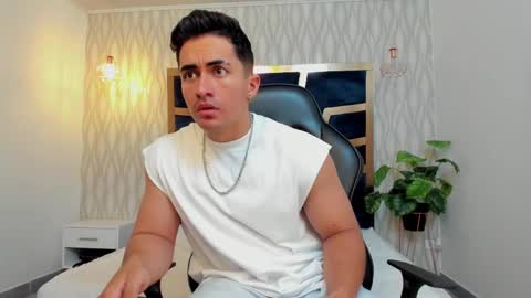 Snapshot of brad_summer chatting on March 1, 5:16 pm brad summer online show from March 1, 5:16 pm