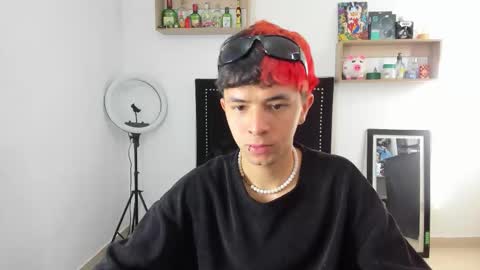 brad_thomson online show from December 1, 1:03 pm