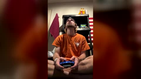 braden_thompson2012 online show from May 2, 4:37 am
