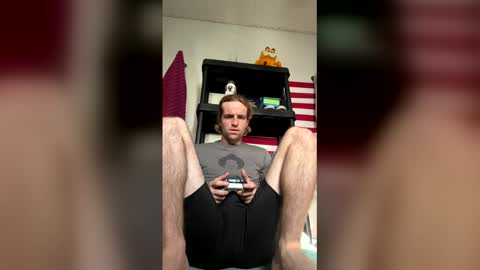 braden_thompson2012 online show from May 11, 12:34 am