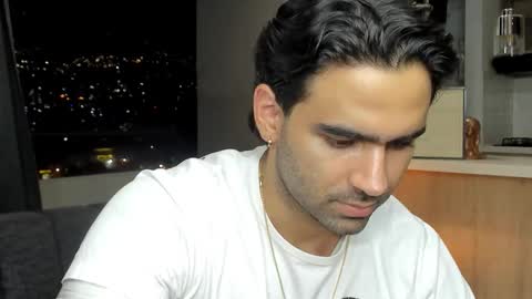 bradleymartin7 online show from December 5, 1:56 am