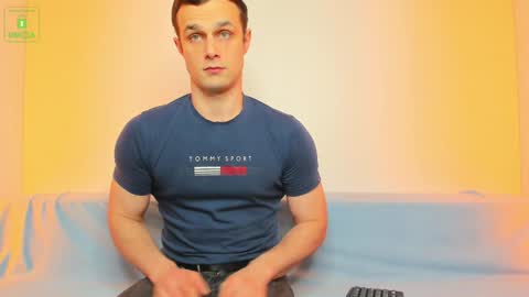 Snapshot of brandonnorriss chatting on December 13, 8:26 pm BRANDON online show from December 13, 8:26 pm