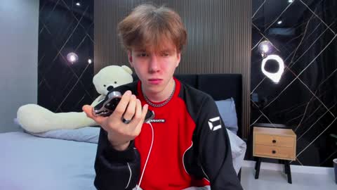 Snapshot of braxiboy chatting on January 24, 3:45 pm Brax online show from January 24, 3:45 pm