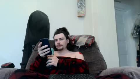 Brenin Bralbe online show from November 8, 6:00 pm