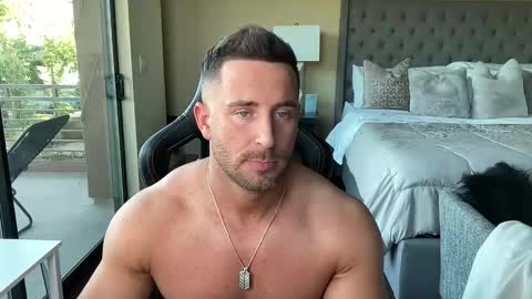 Snapshot of brettmycles chatting on October 23, 12:14 am Brett Mycles online show from October 23, 12:14 am