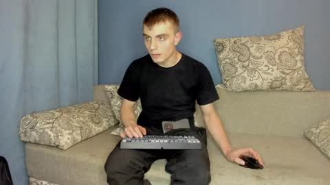 bristlebback online show from June 3, 4:12 pm