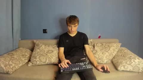 bristlebback online show from November 19, 4:40 pm