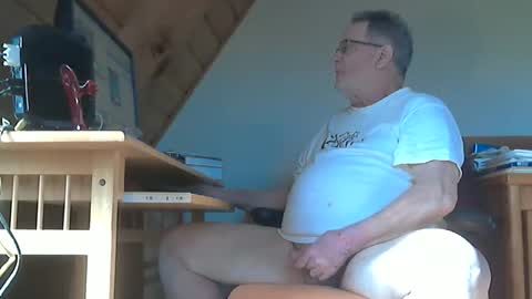 brubar online show from April 24, 9:06 pm