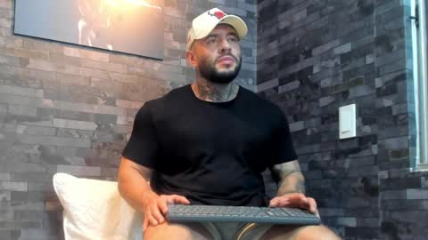 brucedallas online show from April 3, 1:35 am