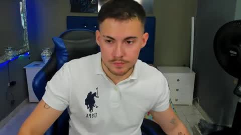 Snapshot of brunowalkerr chatting on September 9, 1:43 pm Say me Bruno online show from September 9, 1:43 pm
