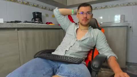 Snapshot of brunowalkerr chatting on September 19, 1:11 pm Say me Bruno online show from September 19, 1:11 pm