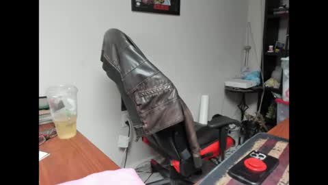 BRUTALMASTER1983 online show from May 25, 6:41 am