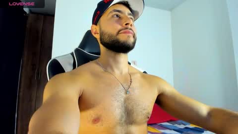 Snapshot of bryan_oficials chatting on October 4, 4:17 am bryan_oficials online show from October 4, 4:17 am