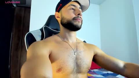 Snapshot of bryan_oficials chatting on October 3, 2:49 am bryan_oficials online show from October 3, 2:49 am