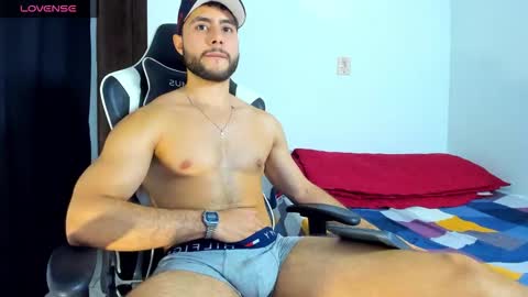 Snapshot of bryan_oficials chatting on October 15, 3:58 am bryan_oficials online show from October 15, 3:58 am