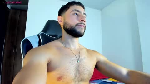 Snapshot of bryan_oficials chatting on September 29, 12:53 am bryan_oficials online show from September 29, 12:53 am
