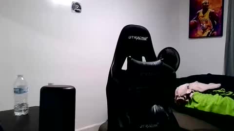 buffsexyman24 online show from March 9, 2:05 am