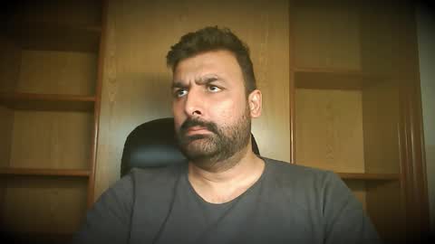 Snapshot of burlymonster chatting on October 22, 4:38 am Hairy Arabian online show from October 22, 4:38 am