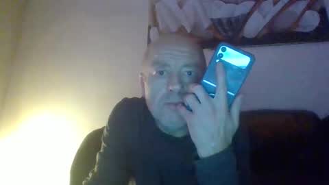 burnleyguy1977 online show from November 11, 3:00 am