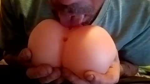 Buster18Hymen online show from December 3, 7:19 am