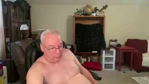 Snapshot of bustyballs100 chatting on October 28, 3:14 pm bustyballs100 online show from October 28, 3:14 pm