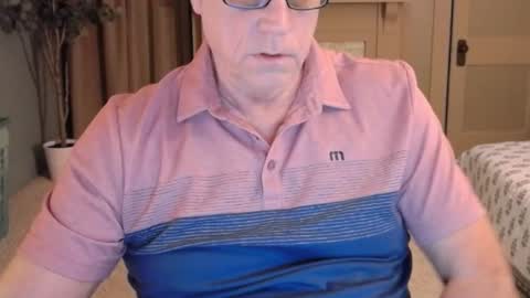 Snapshot of buttnakedfun954737 chatting on January 19, 10:50 am Miles online show from January 19, 10:50 am