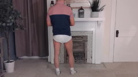 Snapshot of buttnakedfun954737 chatting on December 6, 9:32 am Miles online show from December 6, 9:32 am