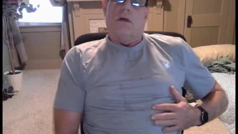 Snapshot of buttnakedfun954737 chatting on September 29, 12:13 pm Miles online show from September 29, 12:13 pm