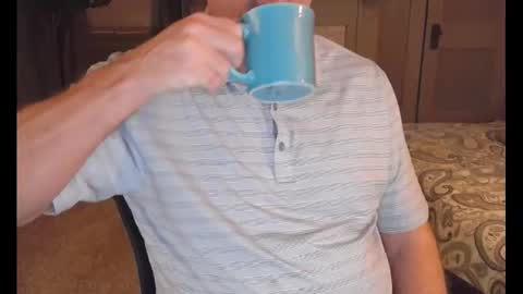 Snapshot of buttnakedfun954737 chatting on March 3, 10:33 am Miles online show from March 3, 10:33 am