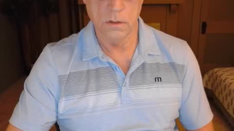 Snapshot of buttnakedfun954737 chatting on December 19, 9:40 am Miles online show from December 19, 9:40 am