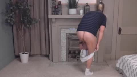 Snapshot of buttnakedfun954737 chatting on December 31, 9:21 am Miles online show from December 31, 9:21 am