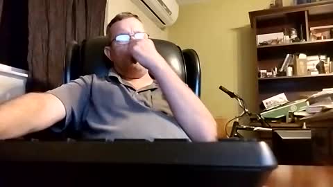 c001h4nd1uke online show from November 21, 2:10 am