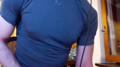 calvinmale__ online show from April 18, 5:58 pm
