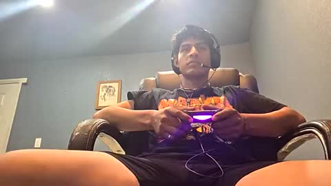 camachochuy1221 online show from December 21, 7:05 am